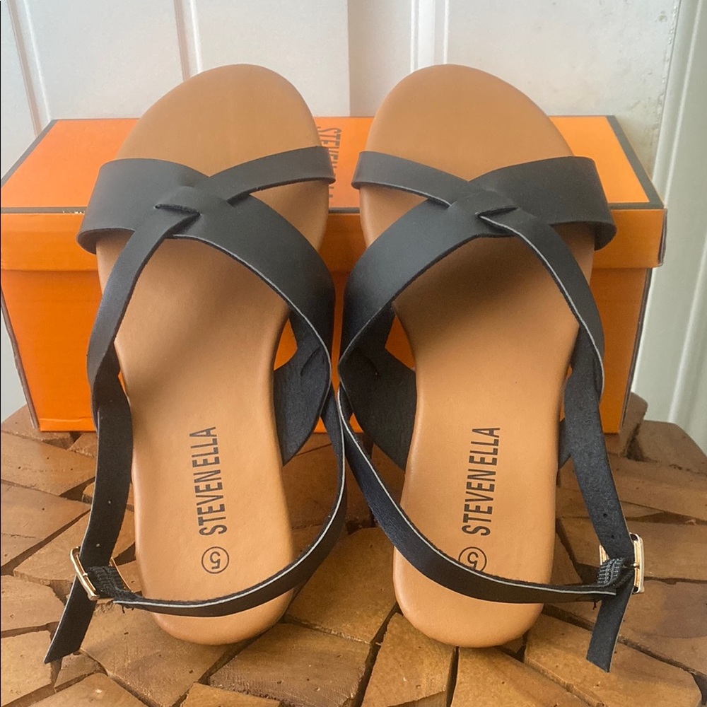 Black Sandals. Size 5 youth